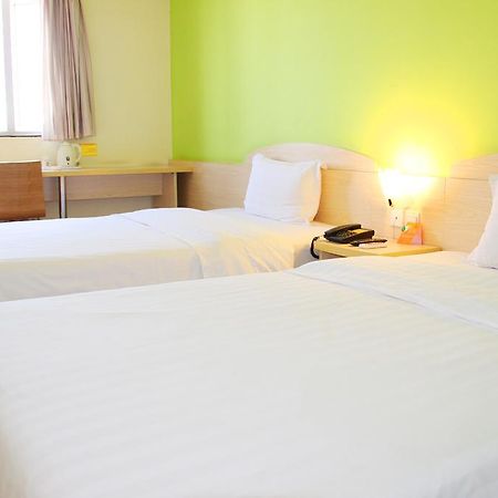 7Days Inn Guangzhou South Railway Station Nan Pu Metro Station المظهر الخارجي الصورة