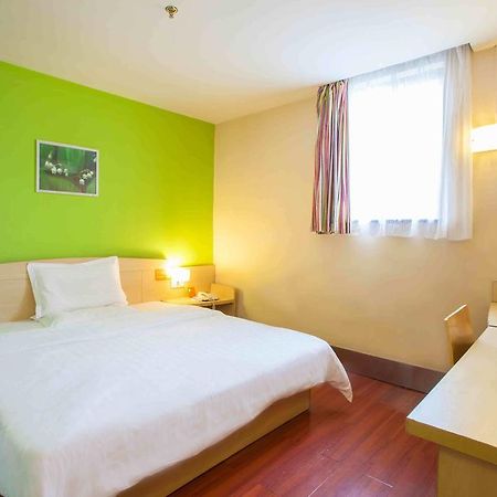 7Days Inn Guangzhou South Railway Station Nan Pu Metro Station المظهر الخارجي الصورة