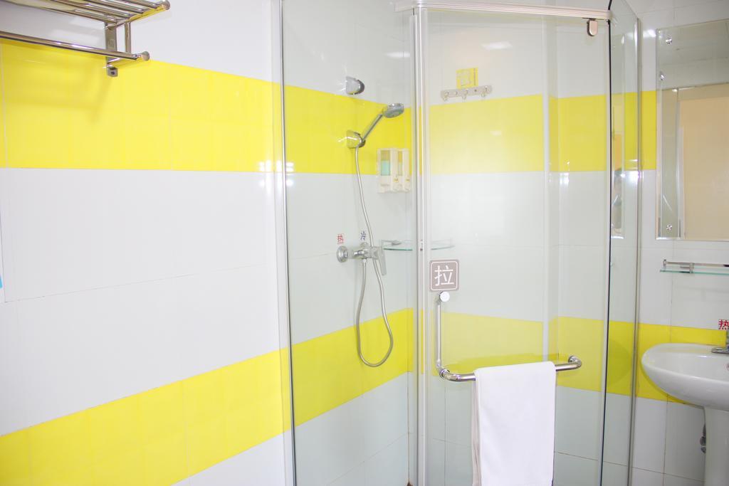 7Days Inn Guangzhou South Railway Station Nan Pu Metro Station المظهر الخارجي الصورة