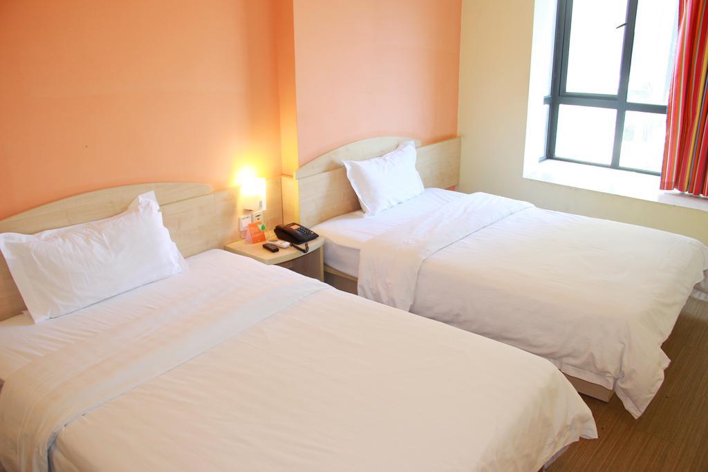 7Days Inn Guangzhou South Railway Station Nan Pu Metro Station المظهر الخارجي الصورة